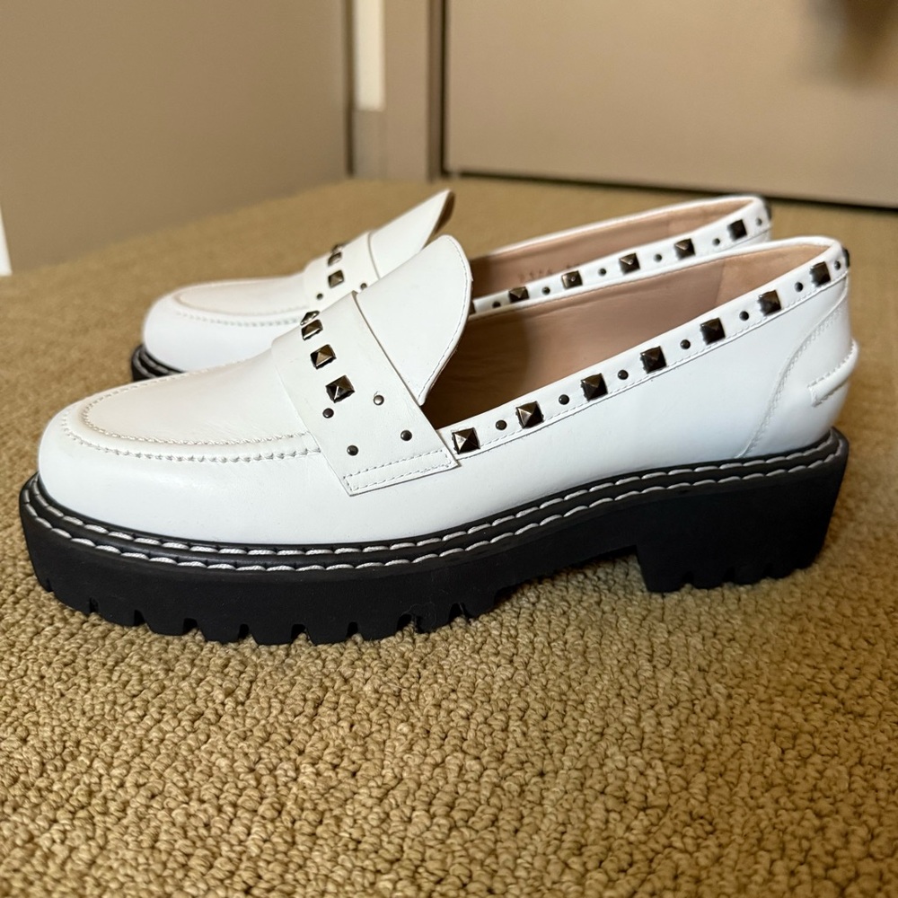 Jon Josef Loafers - New